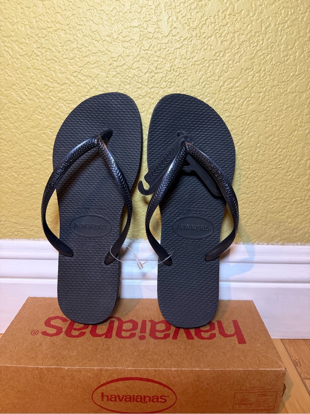 Havaianas Slim Flip Flops in Black